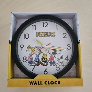 Snoopy and the Peanuts Gang Wall Clock - Brand New In Box